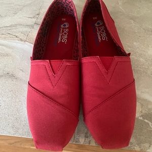 Bobs red slip on